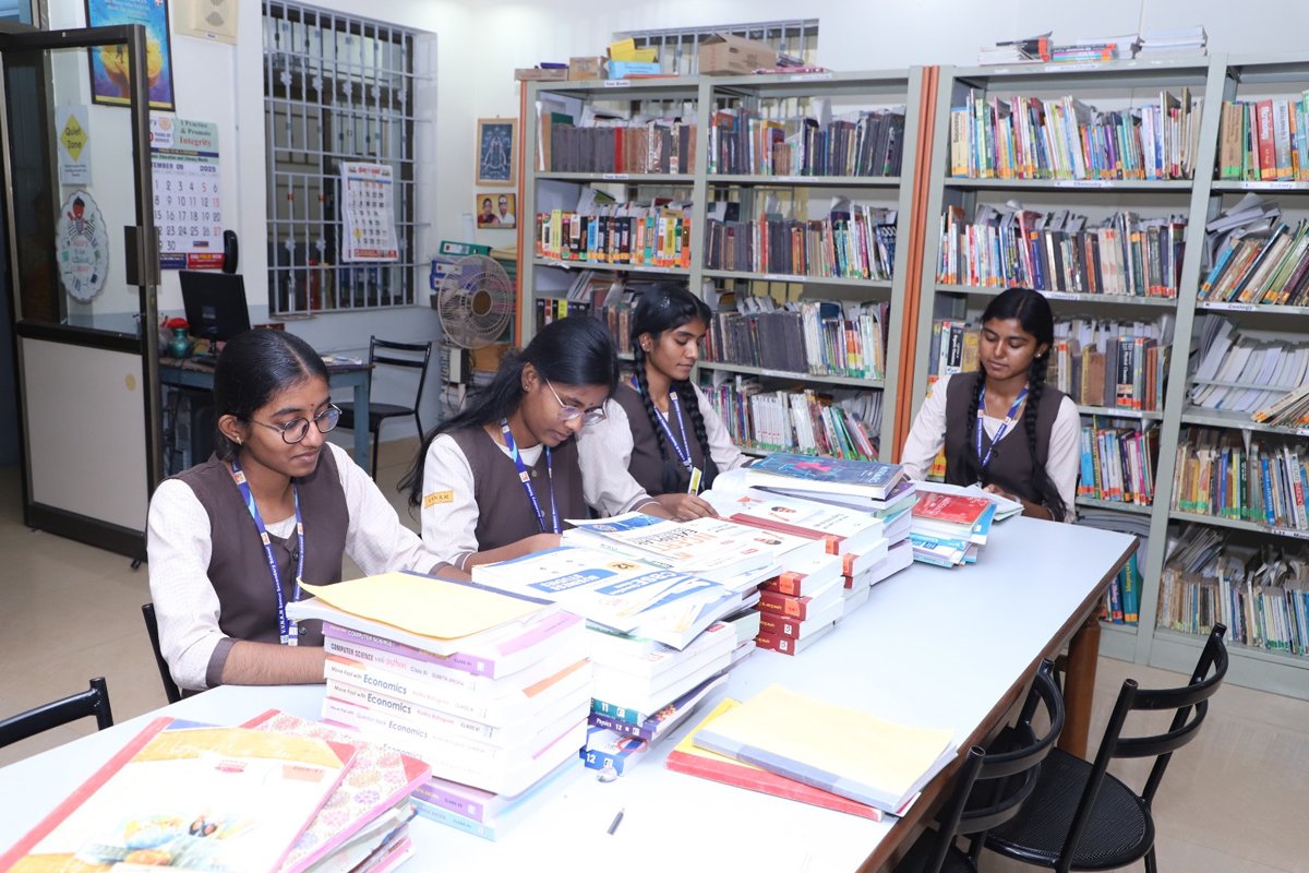 VVNKM - Senior Library